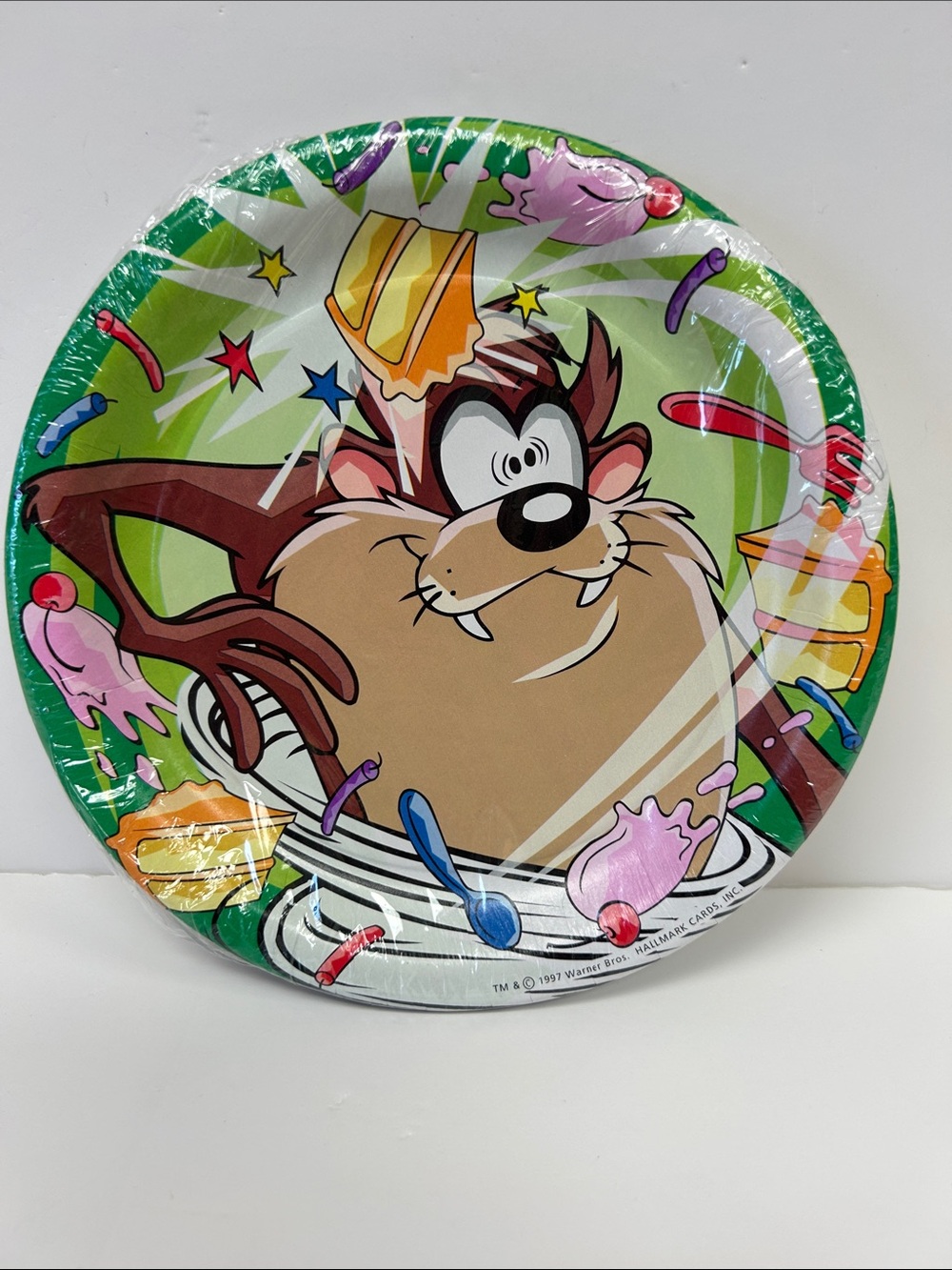 Vintage 1997 Looney Tunes“ Taz” unopened  set of eight 17 cm paper plates